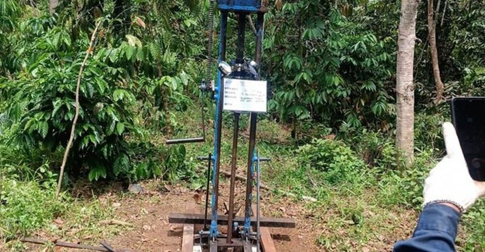 Stasiun pemantauan terpasang di lokasi